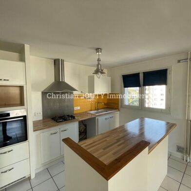 Appartement 3 pièces 868 €