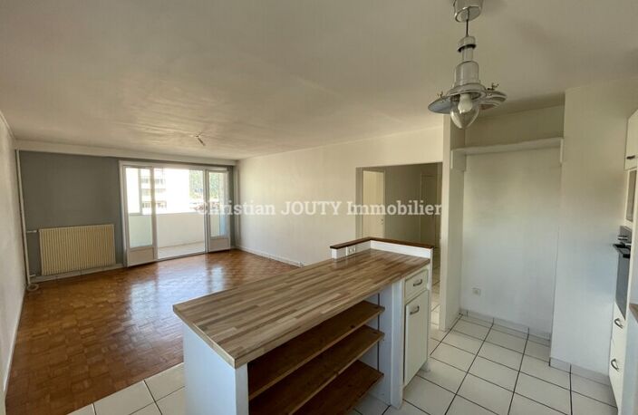F3 — photo 3