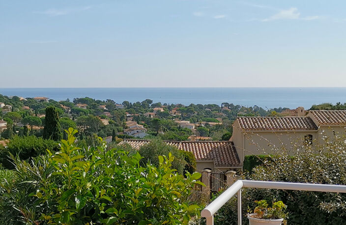 A VENDRE VILLA VUE MER 4 PIECES  2/3 CHAMBRES AVEC TERRASSE JARDIN ET GARAGE AUX ISSAMBRES — photo 2