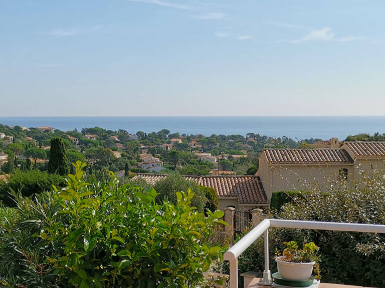 A VENDRE VILLA VUE MER 4 PIECES  2/3 CHAMBRES AVEC TERRASSE JARDIN ET GARAGE AUX ISSAMBRES — photo 1