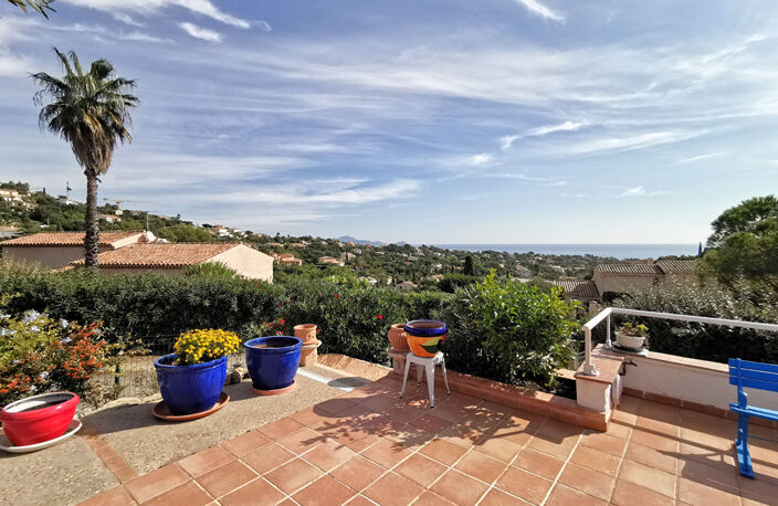 A VENDRE VILLA VUE MER 4 PIECES  2/3 CHAMBRES AVEC TERRASSE JARDIN ET GARAGE AUX ISSAMBRES — photo 5