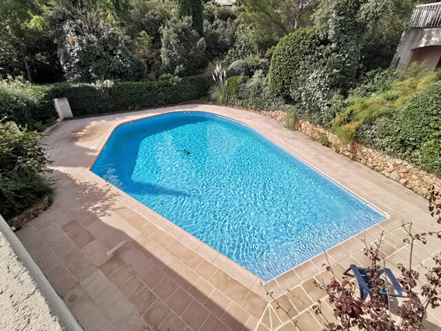 A VENDRE VILLA VUE MER 4 PIECES  2/3 CHAMBRES AVEC TERRASSE JARDIN ET GARAGE AUX ISSAMBRES — photo du bien