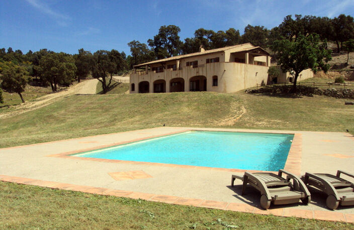 Demeure de Prestige à Vendre à Plan de la Tour - 9 Chambres, Piscine, Vue Dégagée — photo 3