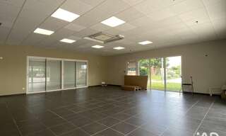 Commerce  261 m² à louer à Léguevin (31490)