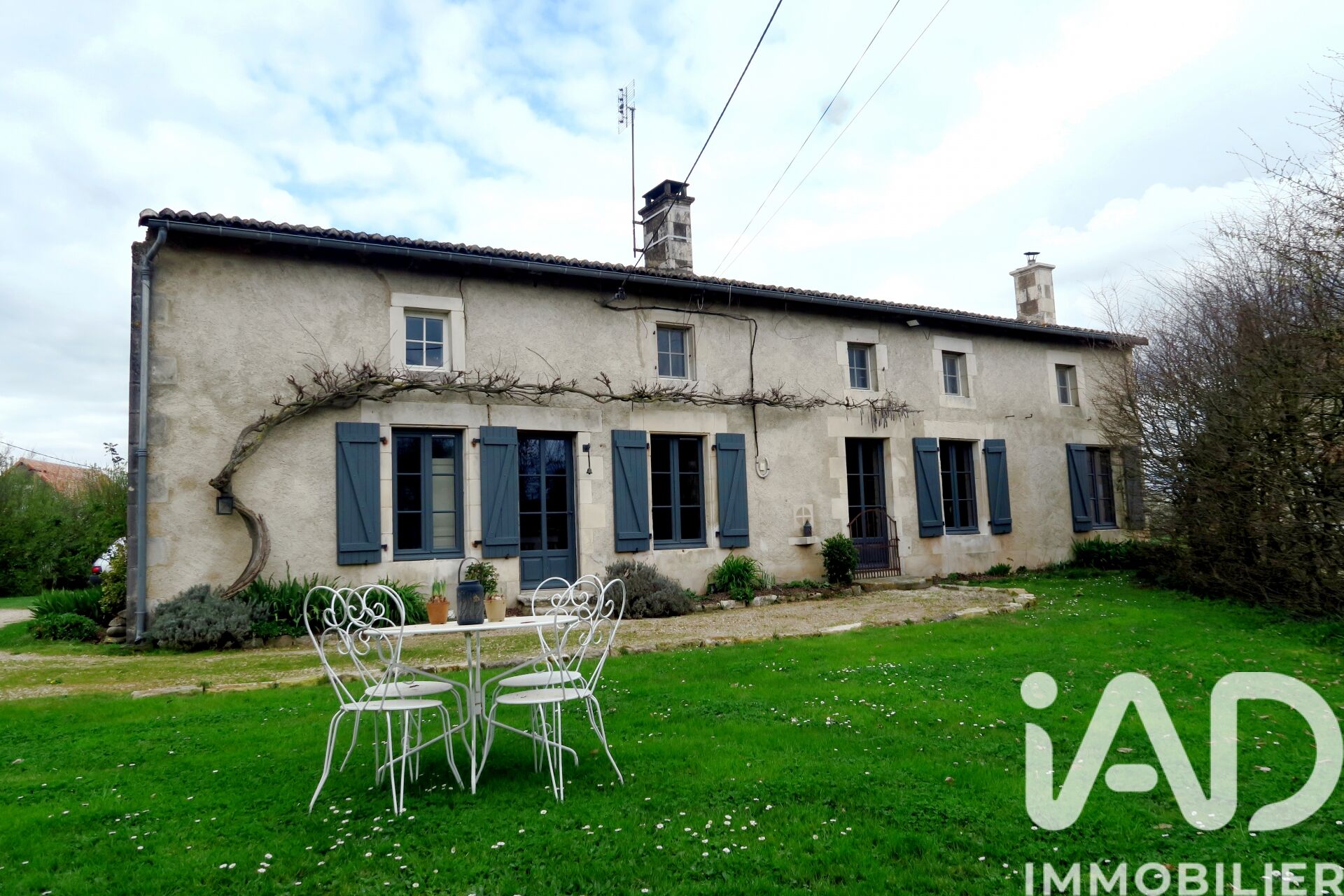 Leignes-Sur-Fontaine - 188m² - 6p. - 4ch.