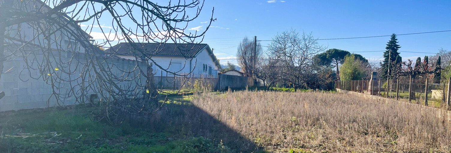 Terrain  1030 m² à vendre à La Tour-du-Crieu (09100)