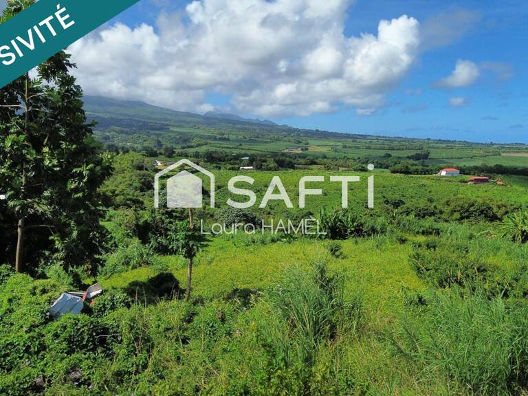 Grand terrain constructible, une vue mer, quartier Bon Repos. — photo 1