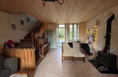 Maison en pierre de 3 pièces principales — photo du bien