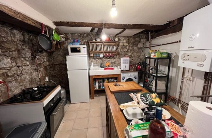 Maison en pierre de 3 pièces principales — photo 2
