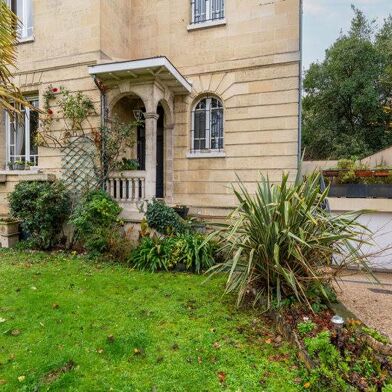 Maison 9 pièces 989900 €