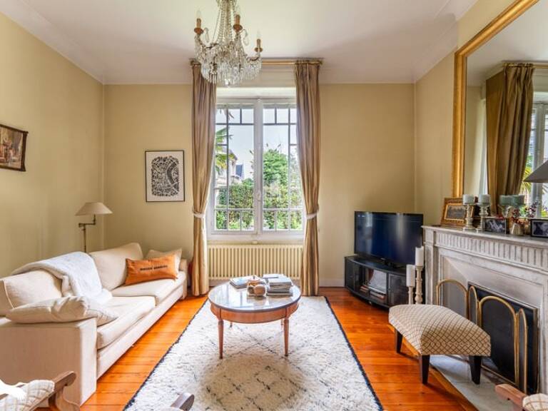 Maison en pierre de 9 pièces principales — photo 1