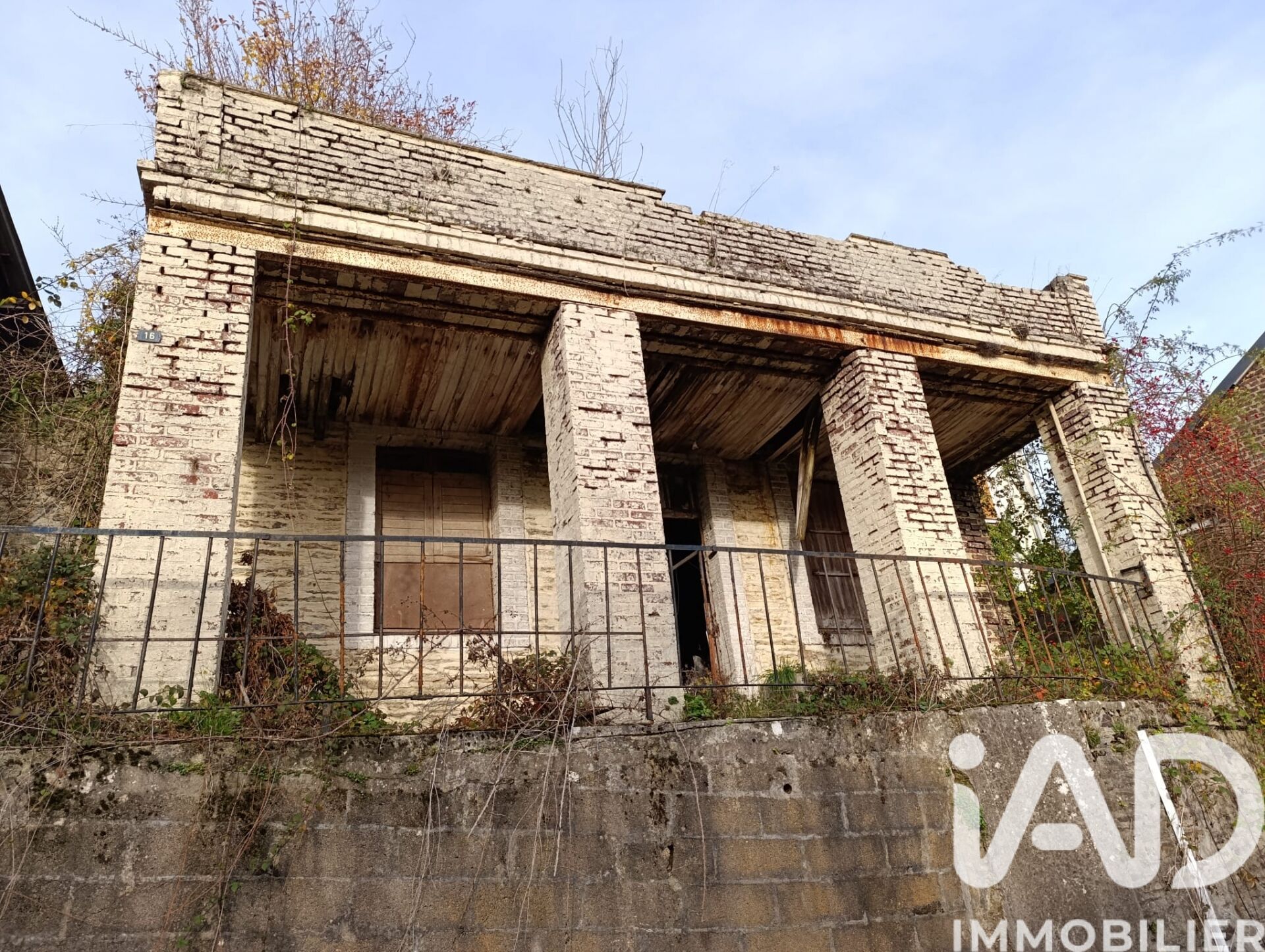 Bogny-Sur-Meuse - 370m² - 1p.