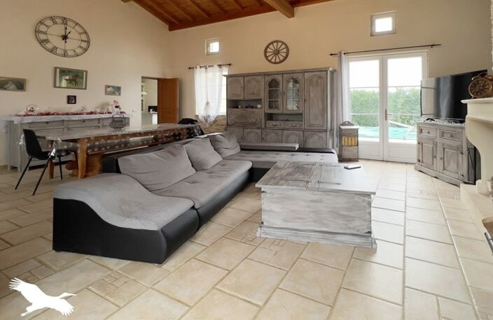 Vente maison 4 pièces 138 m² Confolens (16500) — photo 3