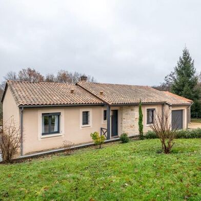 Maison 5 pièces 250275 €