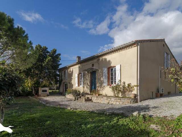 Maison de bourg de 7 pièces principales — photo du bien