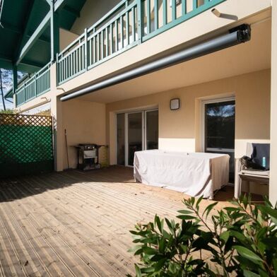 Appartement 3 pièces 323300 €