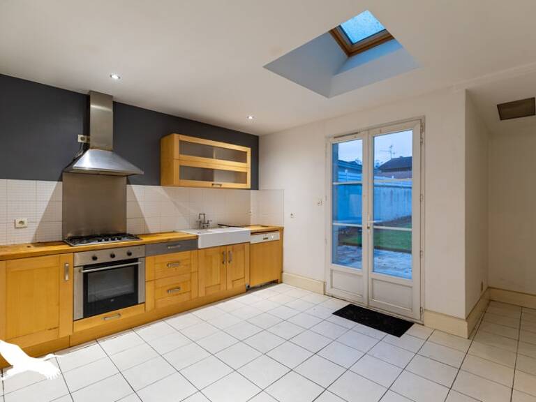 Maison en pierre de 5 pièces principales — photo 1