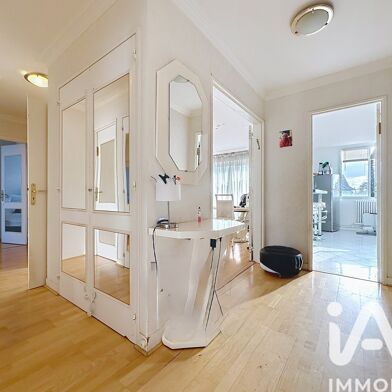 Appartement 4 pièces 322400 €