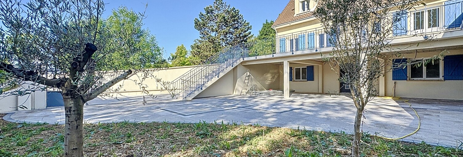 Maison 9 Pièces 185 m² à vendre à Vaux-sur-Seine (78740)