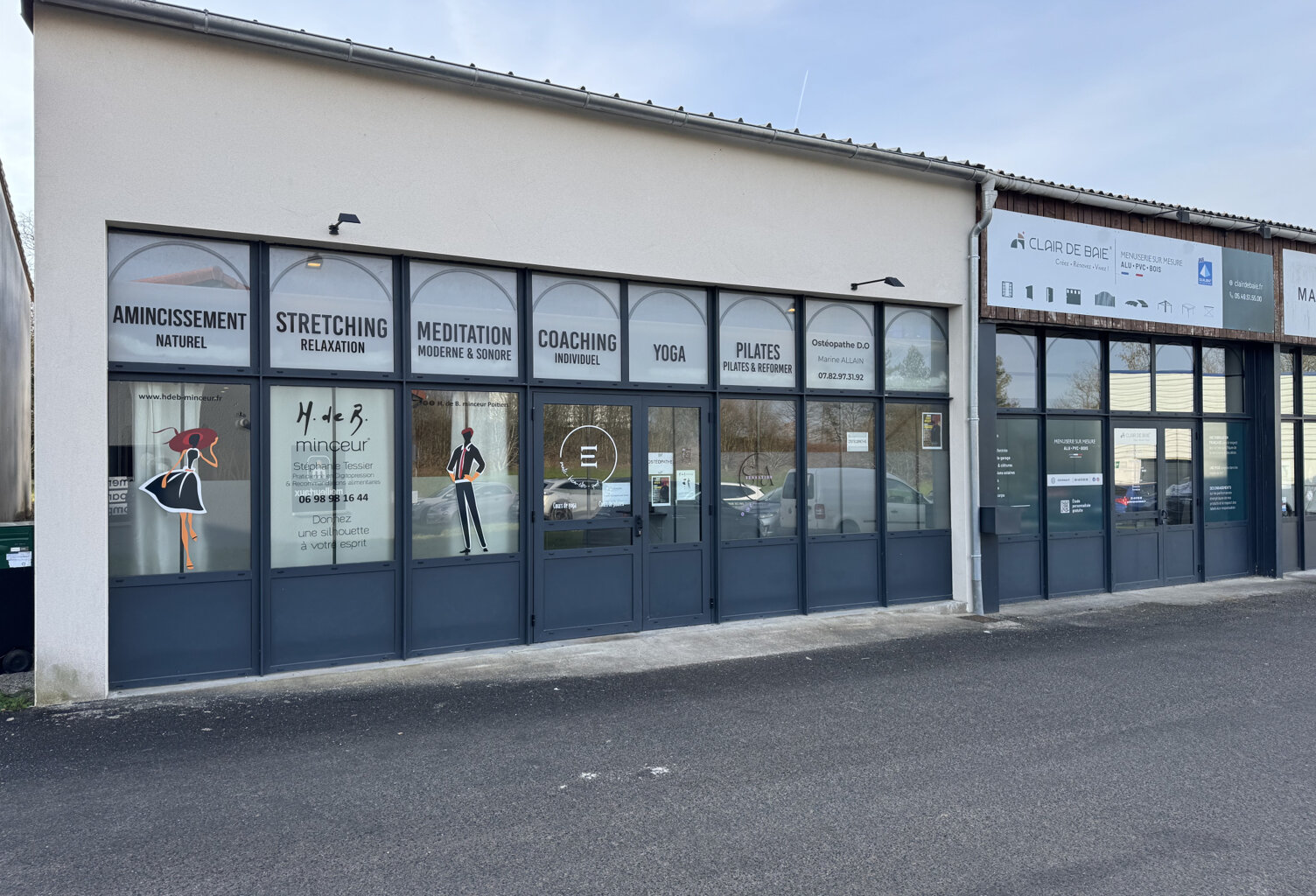 LOCAL PROFESSIONNEL 293M2 SAINT BENOIT — photo 1