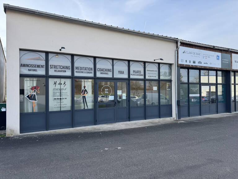 LOCAL PROFESSIONNEL 293M2 SAINT BENOIT — photo 1