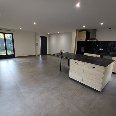 Maison 4 pièces 1200 €