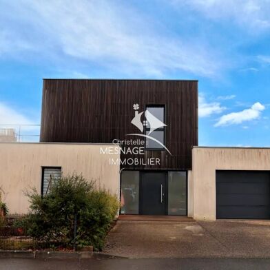 Maison 4 pièces 699370 €