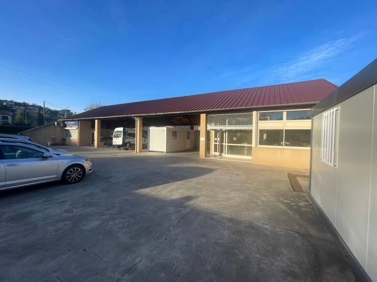 Bâtiment Commercial À Vendre — photo 1