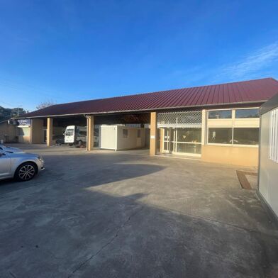 Local industriel  192600 €