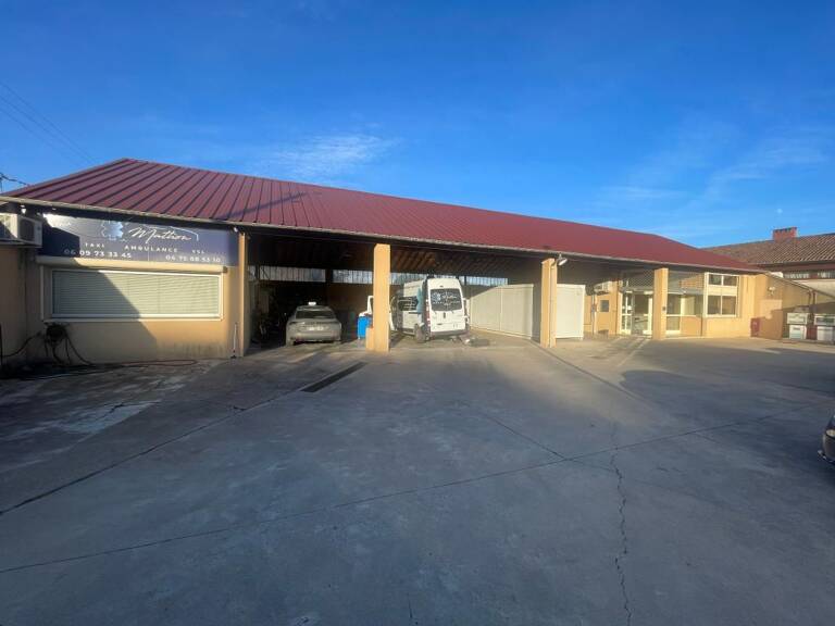 Bâtiment Commercial À Vendre — photo 1