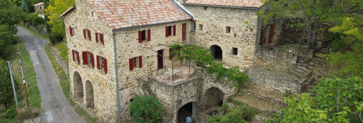 Maison 8 Pièces 235 m² à vendre à Saint-Pierre-Saint-Jean (07140)