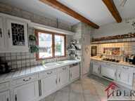 Maison familiale avec piscine, grand terrain et appartement — photo 3