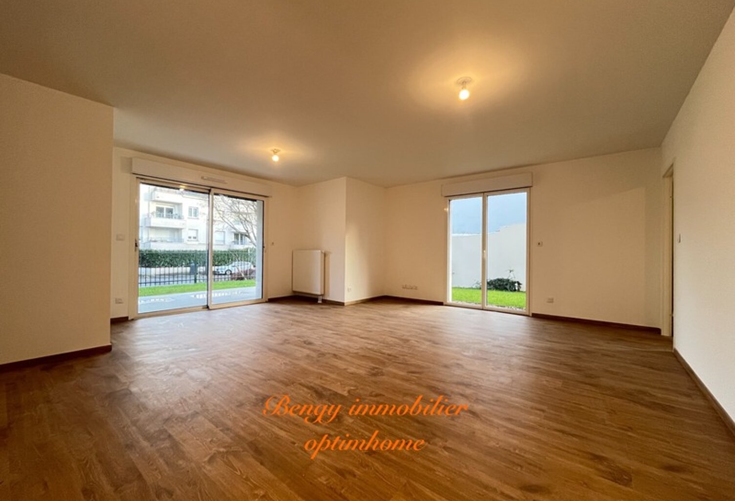 Appartement avec jardin — photo 1