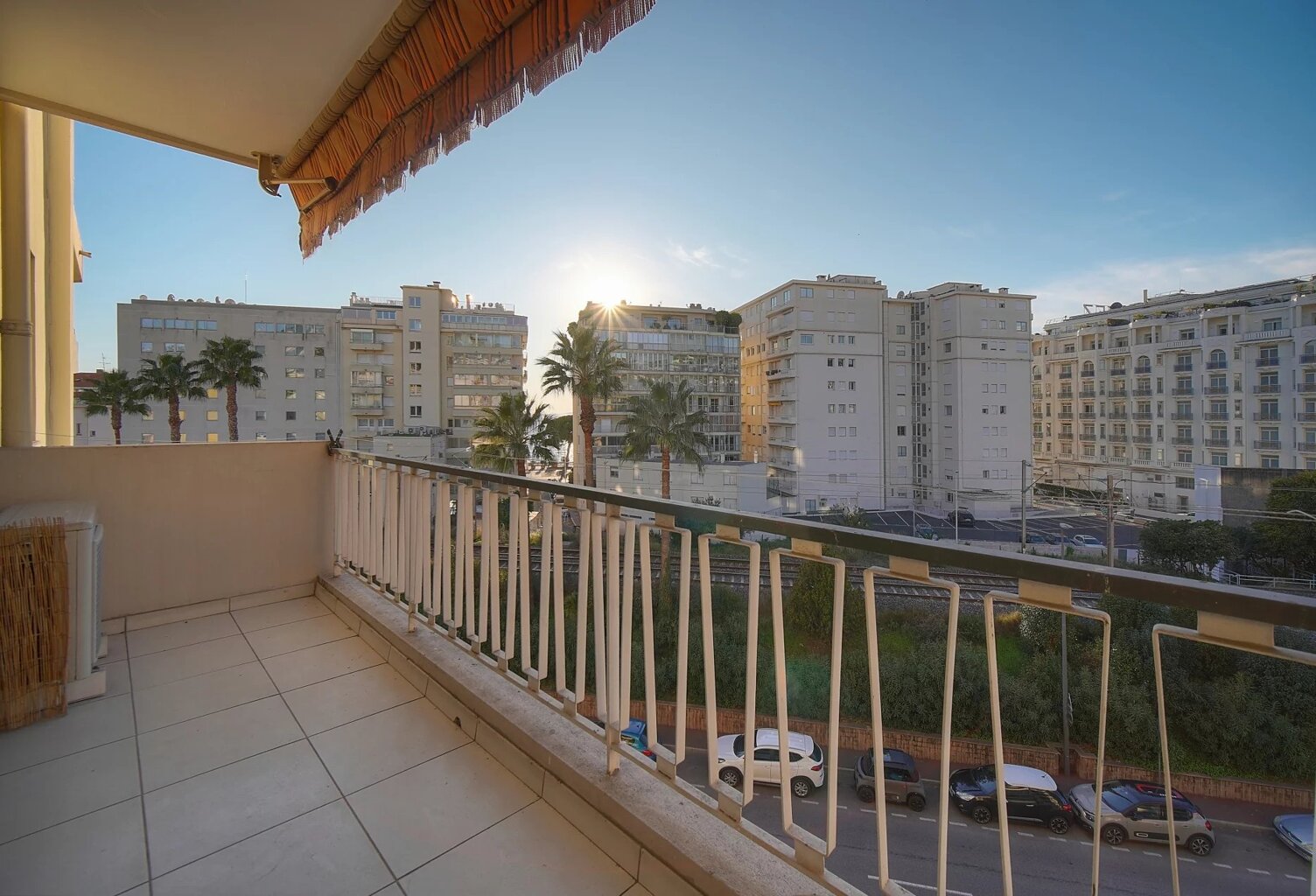 SOUS OFFRE ACCEPTÉE - Charmant 2 pièces avec terrasse aperçu mer — photo 1