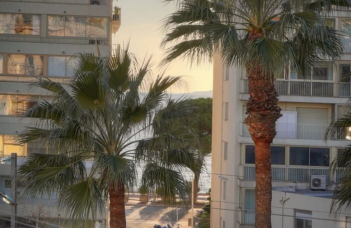 SOUS OFFRE ACCEPTÉE - Charmant 2 pièces avec terrasse aperçu mer — photo 3
