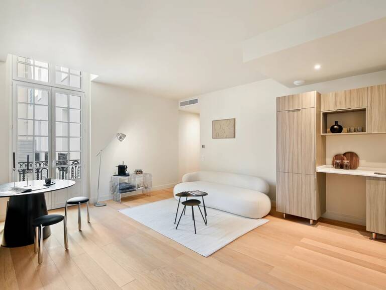 Antibes Centre- Rare à la vente : 8 appartements bourgeois entiè — photo 1