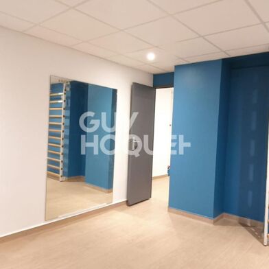 Commerce 3 pièces 107700 €