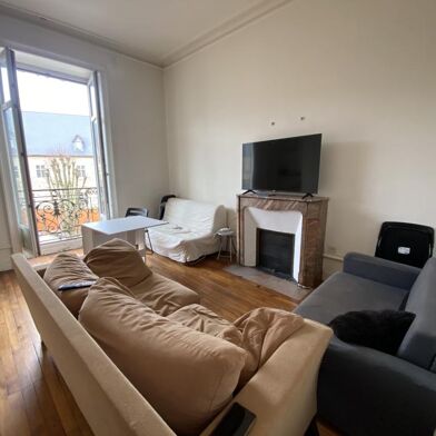 Appartement 4 pièces 1383 €