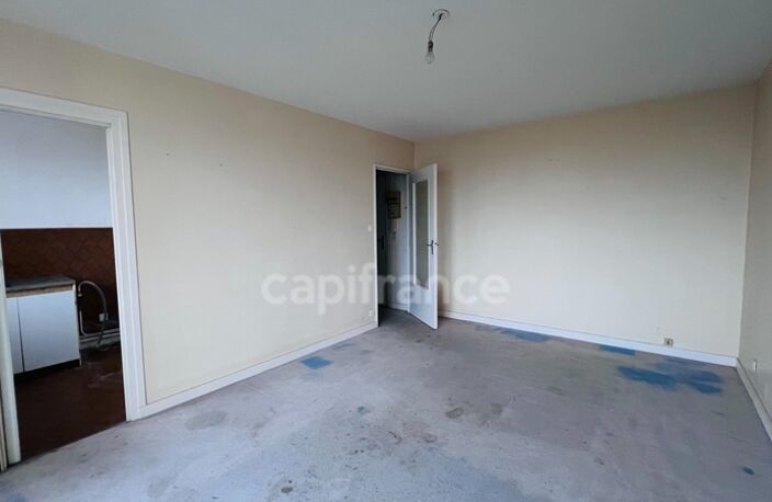 Département du Finistère (29), à vendre à QUIMPER, studio de 27,29 m² habitables  - Balcon - Cave — photo 2