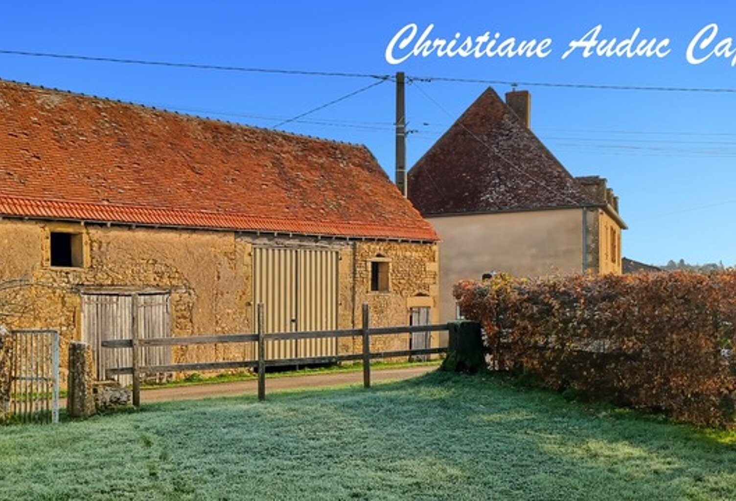 Entre Charolles, La Clayette et Paray le Monial, ancien corps de ferme en pierres, à rénover, sur parcelle de terrain de 900 m² environ — photo 1