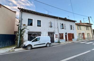 Ancien immeuble à rénover de 410 m² avec jardin et parking privatif – Larrazet (82) — photo du bien