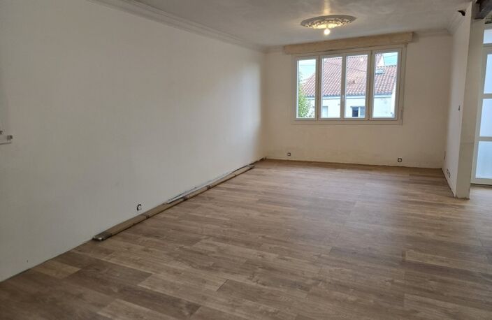 Maison à vendre 6 pièces LA ROCHE SUR YON (85) — photo 2