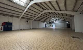 Commerce  695 m² à louer à Longuenesse (62219)