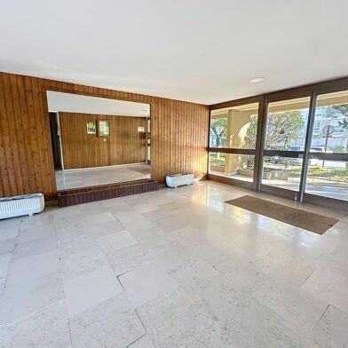 Appartement 5 pièces 82000 €