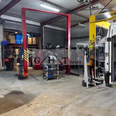 Local industriel  740000 €