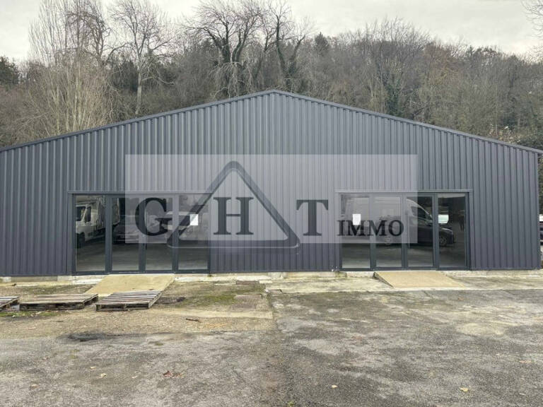 Local Commercial – 200 m² – Creil — photo 1