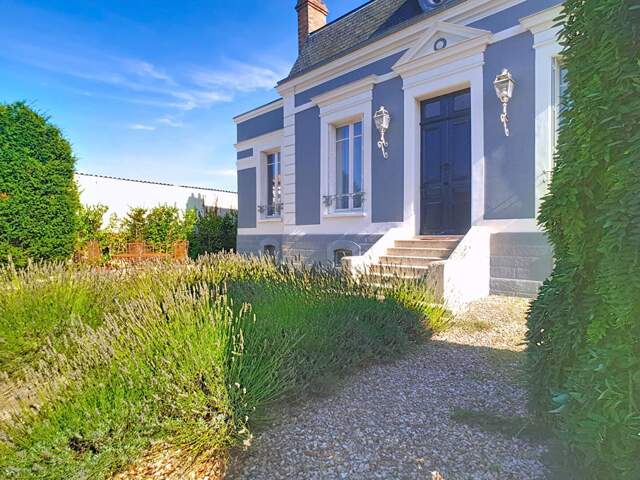 Maison de maître en Bourgogne, 6 pièce(s) 225 m2 sur 4.547 m² terrain — photo du bien