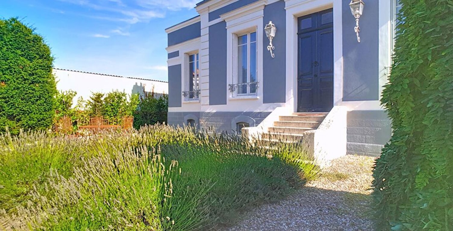 Maison de maître en Bourgogne, 6 pièce(s) 225 m2 sur 4.547 m² terrain — photo 1