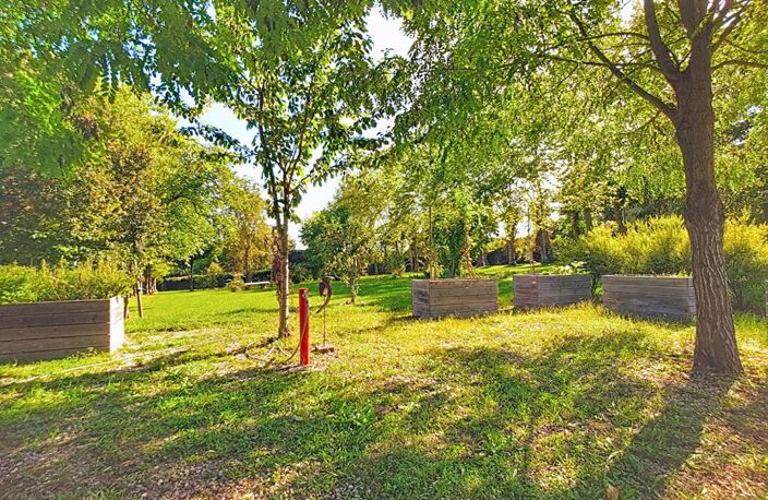Maison de maître en Bourgogne, 6 pièce(s) 225 m2 sur 4.547 m² terrain — photo 2