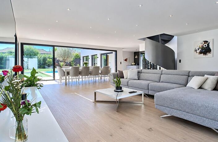 Vente Maison 200m2 LE TAILLAN-MEDOC (33320) — photo 2
